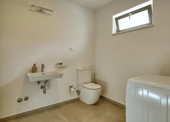 Motovun Villas 모토분