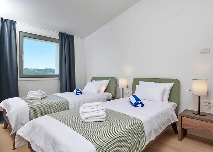 Motovun Villas 모토분