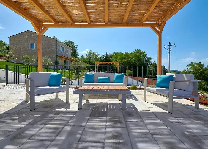 Motovun Villas 모토분